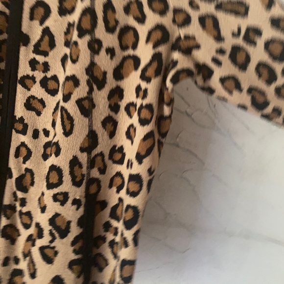 🐆 NWOT Rachel Zoe leopard sweater - Picture 8 of 8